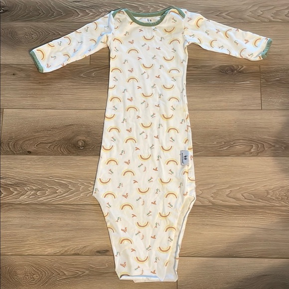 Miracle Baby Long Sleeve Cottagecore Print Baby Gown 0-6 Months - Picture 1 of 9